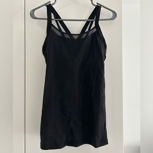 Black lululemon tank top size 10 (built in bra no padding included)